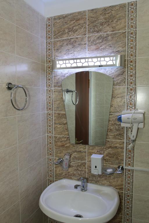 Kausar Hotel Almaty Room photo